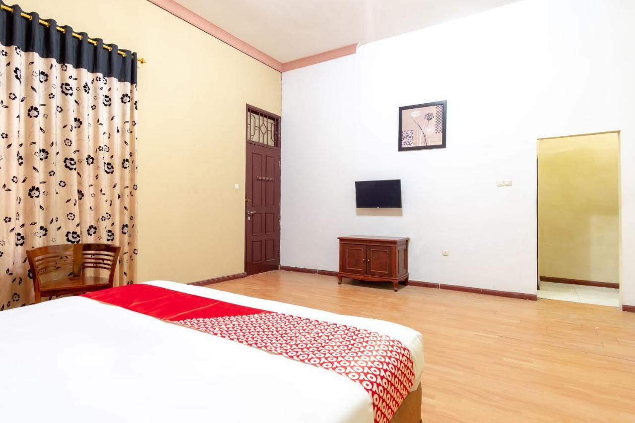 Oyo 2777 Sleepover Sei Serayu Medan Eksteriør billede