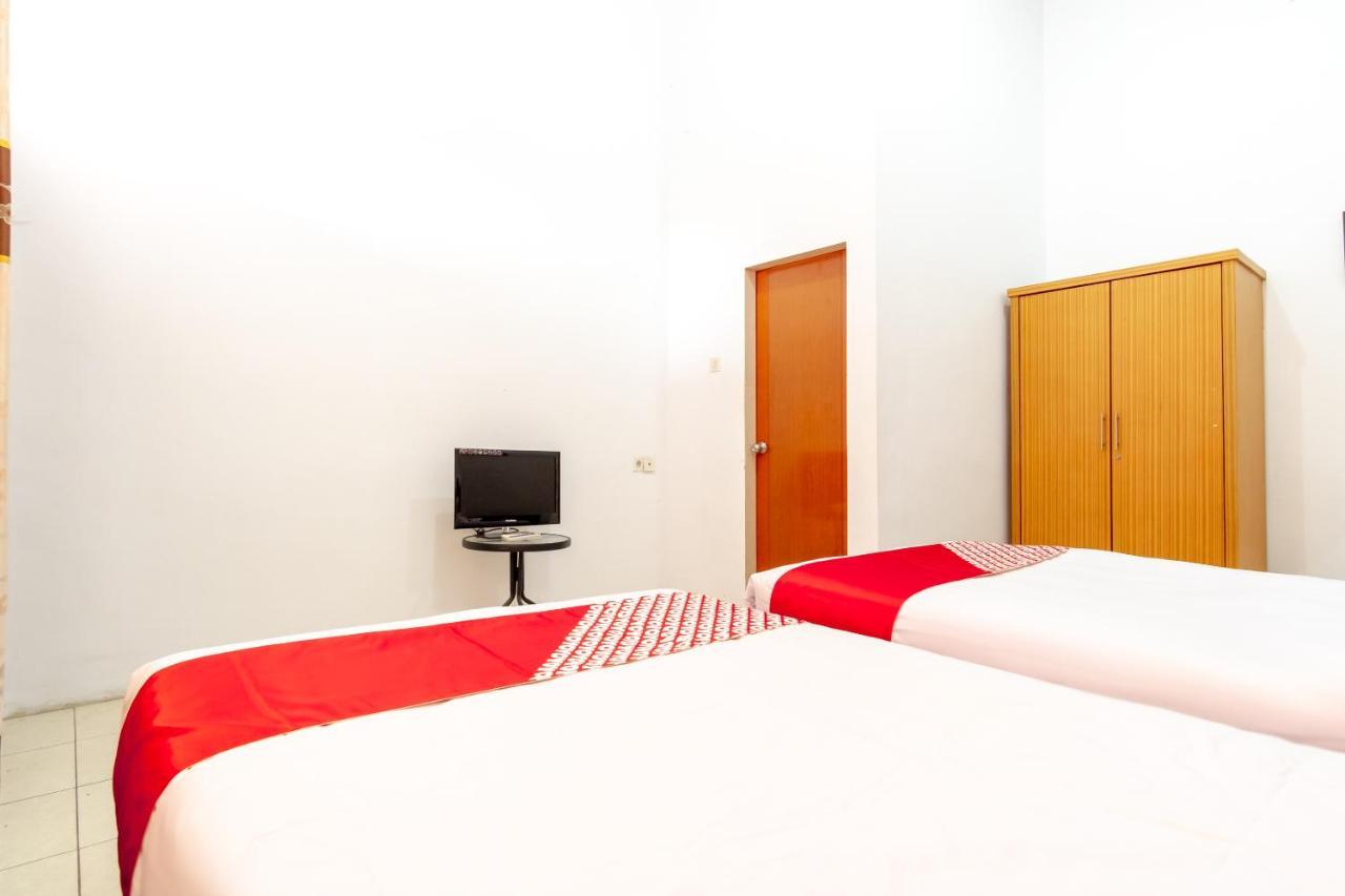 Oyo 2777 Sleepover Sei Serayu Medan Eksteriør billede