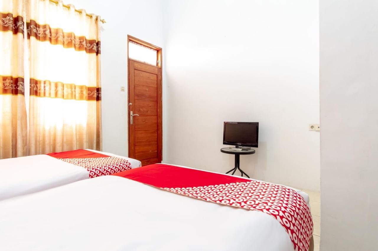 Oyo 2777 Sleepover Sei Serayu Medan Eksteriør billede