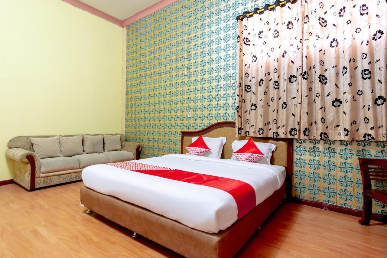 Oyo 2777 Sleepover Sei Serayu Medan Eksteriør billede
